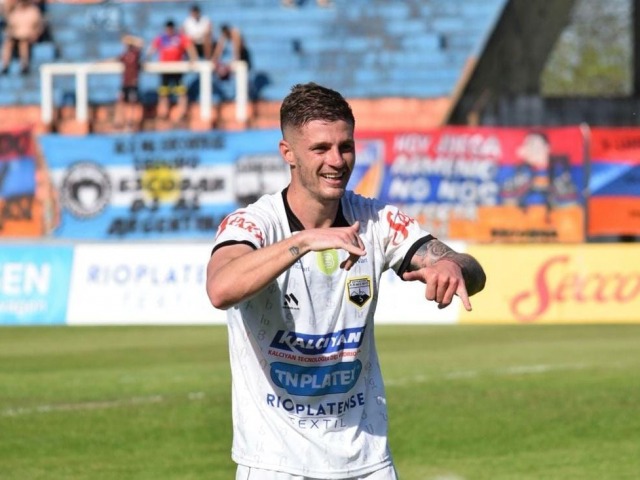 Juani Barbieri sigue subiendo la vara: hat-trick en el 4-1 a la UAI